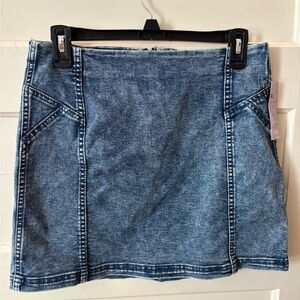 Women’s Wild Fable denim skirt-Size 8 NWT